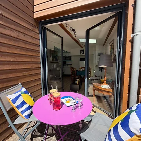 Le Cathedrale Maison De Cosy Bien Equipee Avec Belle Terrasse Amenagee En Plein Centre De A 2 Mn A Pied De La Cathedrale, Parking Gratuit A Proximite Proche Des Plages Du Debarquement Apartman Bayeux